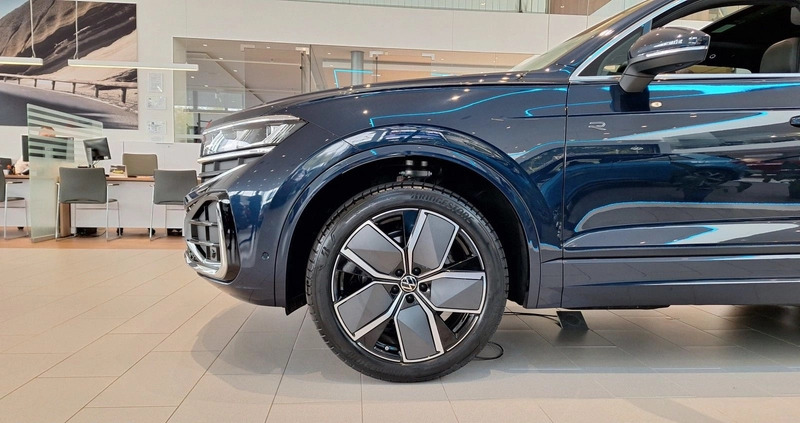 Volkswagen Touareg cena 418560 przebieg: 5, rok produkcji 2024 z Dąbie małe 667